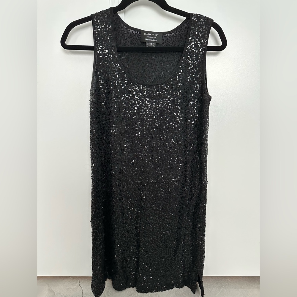 Short black Ellen Tracy sequin dress Size: XS